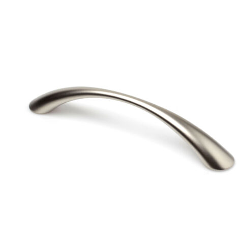 Asa de zamak con acabado níquel bisú, dimensiones:154x21x30mm y entrepuntos:128mm -