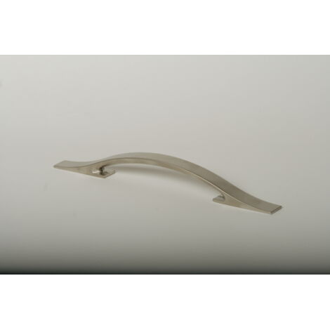 Asa de zamak con acabado níquel bisú, dimensiones:201x14x23mm y entrepuntos:128mm -