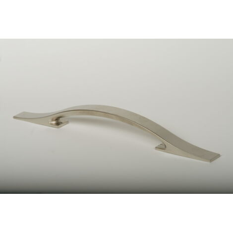 Asa de zamak con acabado níquel bisú, dimensiones:256x18x30mm y entrepuntos:160mm -
