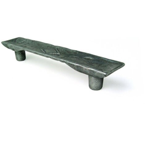 REI Asa en zamak con acabado plata, dimensiones: 127x24x20mm, entrepuntos: 96mm -