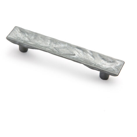 Asa en zamak con acabado plomo mate, dimensiones: 127x24x20mm, entrepuntos: 96mm -