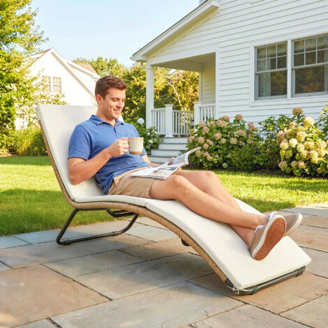 Bain de soleil en résine tressée transat de jardin design en S courbe naturelle structure robuste acier coussin crème
