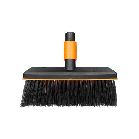 Fiskars – Balai QuikFit 260 mm – Tête de balai synthétique noire et orange – Pour nettoyage efficace des chemins et terrasses
