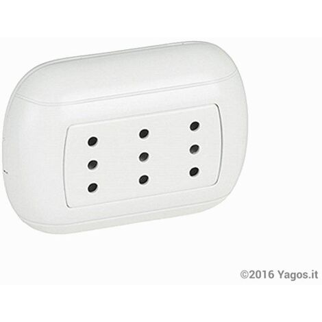 Base Triple Ovalada Blanca 2P+T 10A