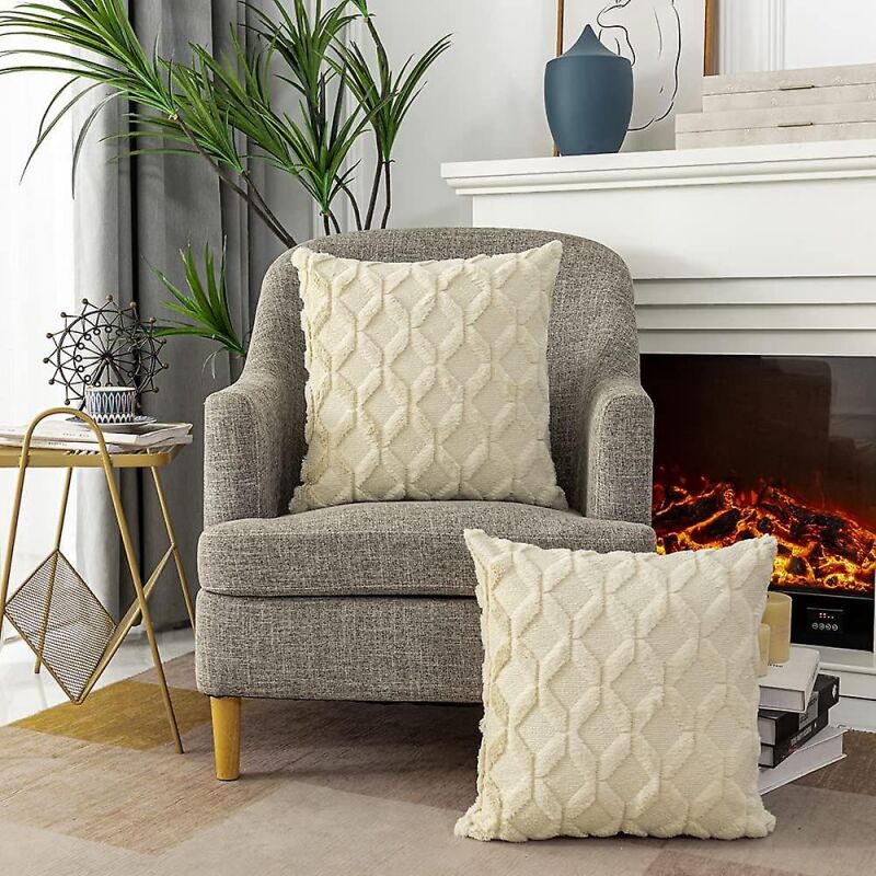 BEBUSINGOTO Lot de 2 housses de coussin décoratives carrées en fausse fourrure, Beige crème, Super douces, de luxe, pour canapé et salon, 45X45cm