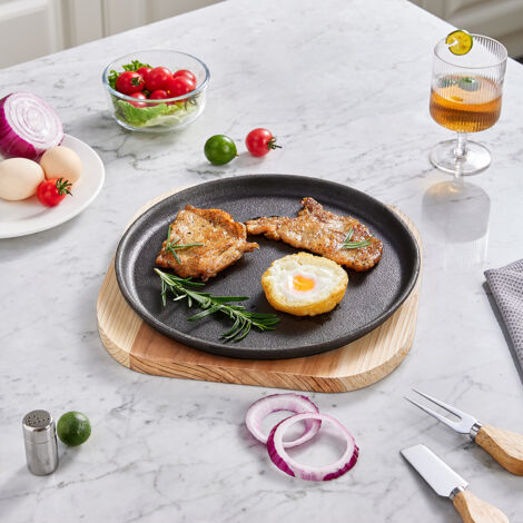 Black Cast Iron Pan with Wooden Tray