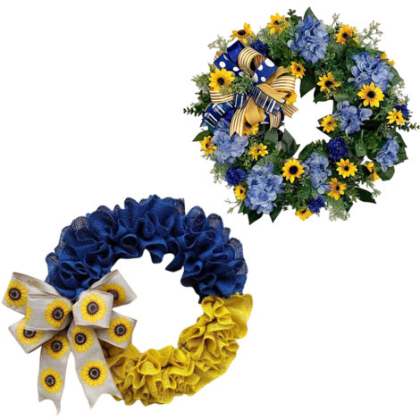 Blauer und gelber ukrainischer Türkranz mit Sonnenblumen, Frühlingsdekoration für die Veranda eines Bauernhauses