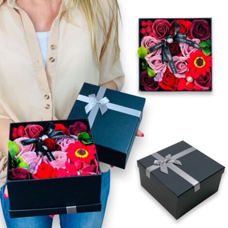 Blumenbox mit roten Seifenblumen in einer quadratischen Box