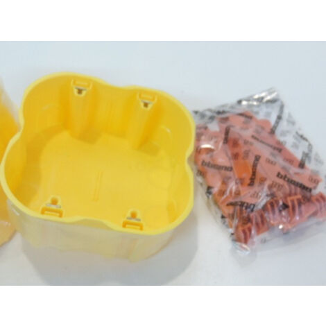 Boîte d'encastrement cloison sèche 3+3 modules (6 modules) jaune 109x114x51mm PB526 BTICINO PB526