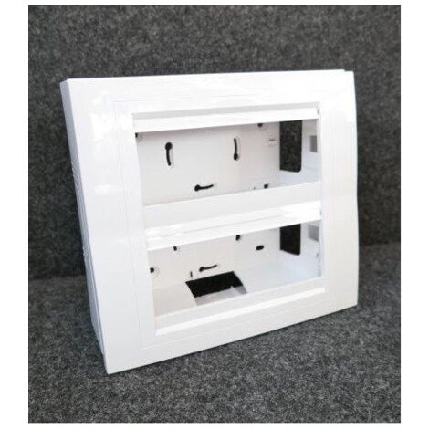 Boite saillie 6 postes 2 rangees de 3 postes blanc polaire pour appareillage 45x45mm ALTIRA