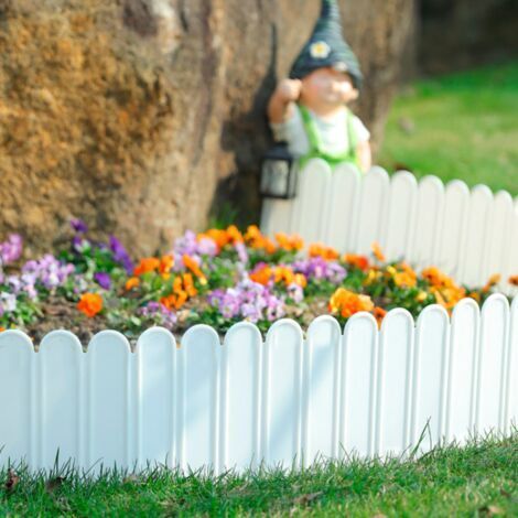 Bordure de jardin pavée de 2 mètres de long – très résistante aux intempéries – 15 cm de hauteur – utilisée pour délimiter les massifs de fleurs et les allées – blanche
