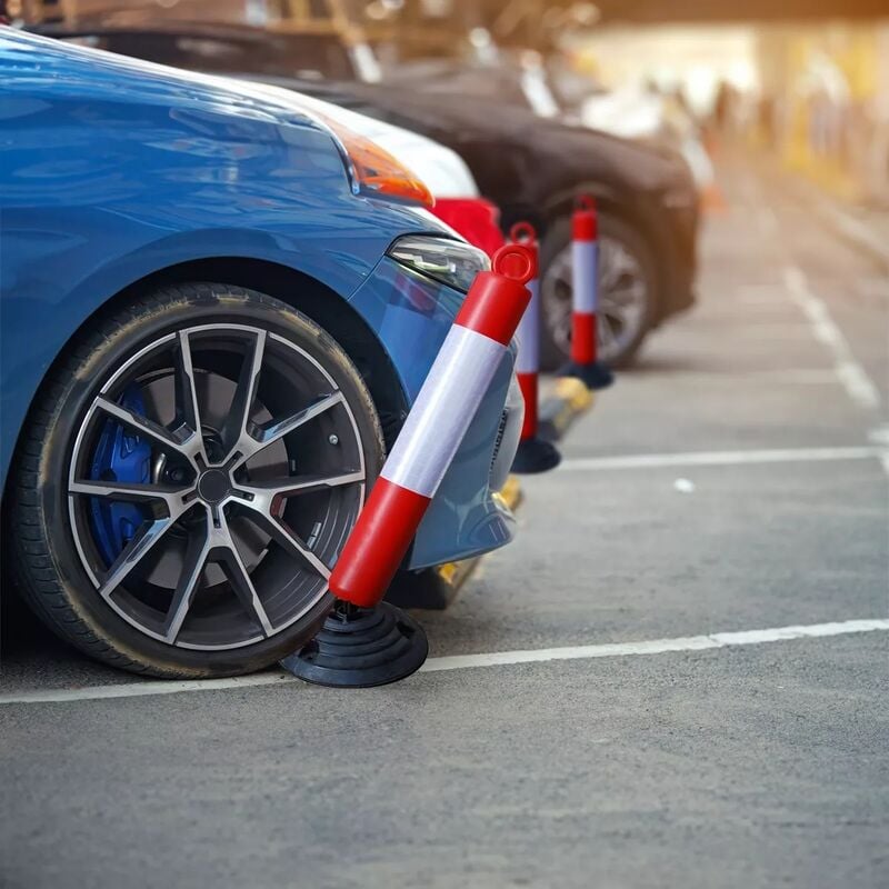 Borne de protection flexible et amovible anti-stationnement plastique - œillet et bande réfléchissante