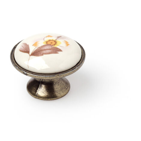 Bouton de meuble  Style classique  Fabriqué en Porcelaine-Zamak  Finition fleur blanche  Mesures 292922mm  Système de fixation  2 unités - talla