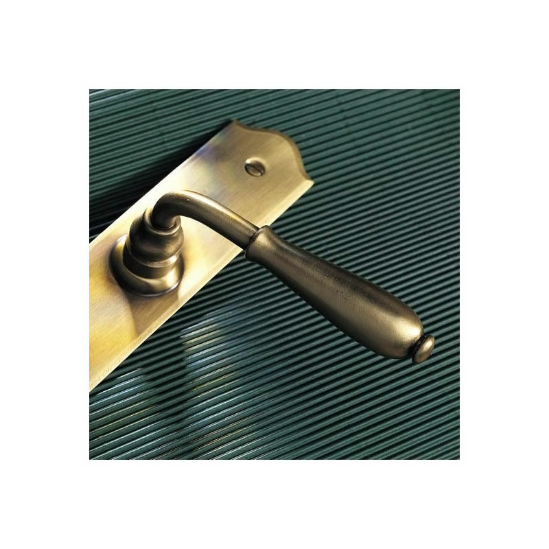 Bouvet - Ensemble nevers - Décor : Laiton patiné - Matériau : Laiton - Modèle : Clé i