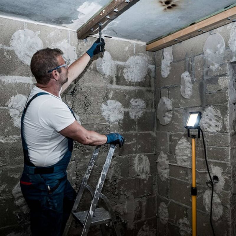 

Brennenstuhl Foco LED con trípode JARO 3000 T IP65 30 W - Negro