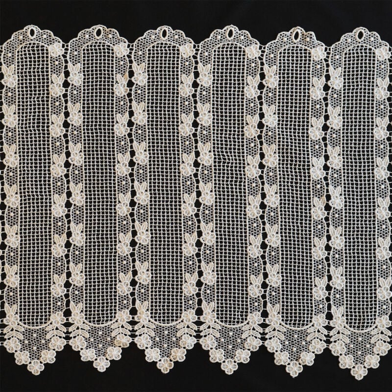 Brise Bise macramé motif fleurs Ecru 150x60 cm