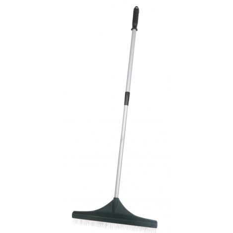 Brosse pour gazon synthétique