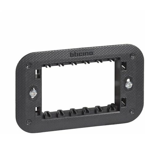 BTicino Living NOW  Supporto 3 posti fornito con valva di protezione - K4703