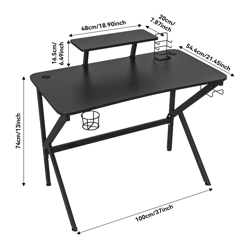 Bureau Gaming Professionnel avec Surface Carbone - 100x55x74cm Design Ergonomique Rangement Intégré (Porte-Casque, Support Console, Porte-Gobelet)