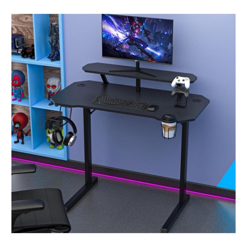 Bureau Gaming Professionnel avec Surface Carbone - 100x55x75cm Design Ergonomique Rangement Intégré (Porte-Casque, Support Console, Porte-Gobelet)
