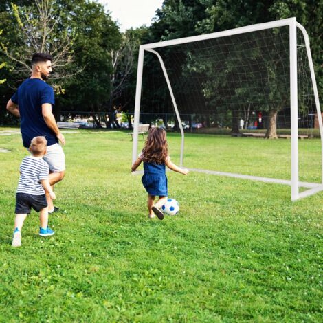 But de Football Exterieur 245 x 182 cm Cage de Foot avec Filet Résistant aux Intempéries et Cadre UPVC Piquets de Sol et Cônes de Football CW7888 DESIGN IN