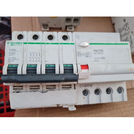 C60L 4P K 40A 30mA-AC 20kA SCHNEIDER DIFFERENTIEL 26543