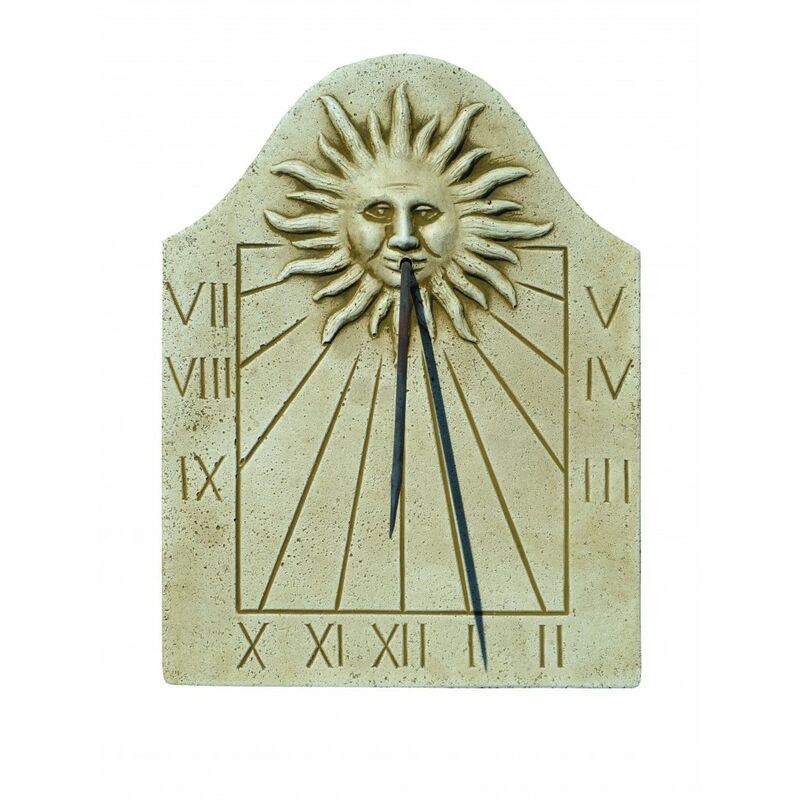 Cadran solaire face au soleil en pierre reconstituée 3X32X42cm.