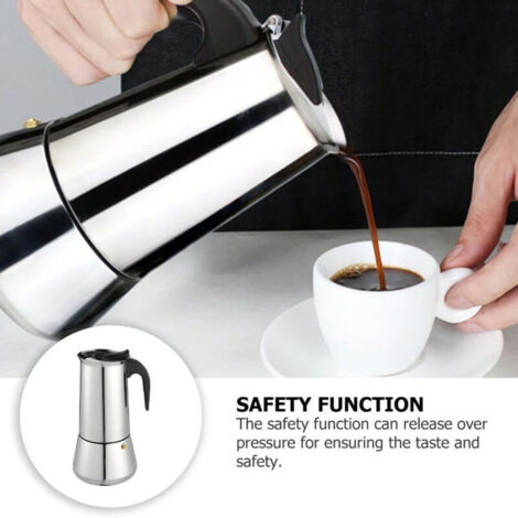 Caffettiera elettrica in acciaio inox per uso domestico. Questa caffettiera è comoda per preparare il caffè.