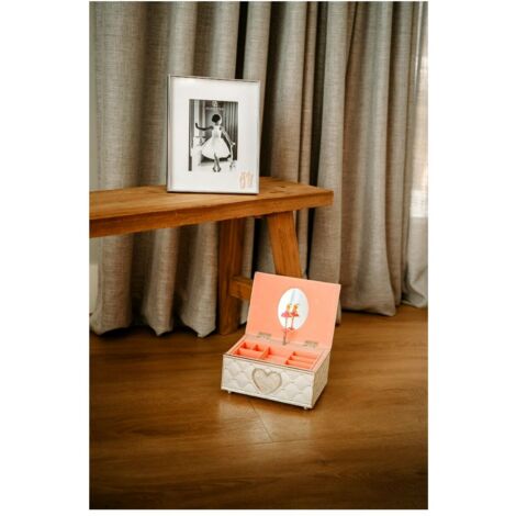 Caja de bailarina con caja de música, joyero de plata  Tamaño: 127x179x107 mm  SKU: ZV7419231
