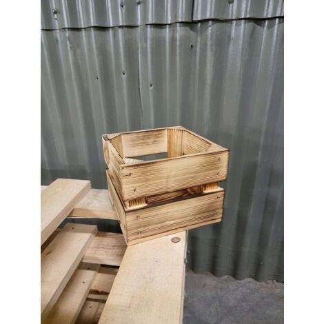 Caja de madera 20x20x15, macetero para flores.