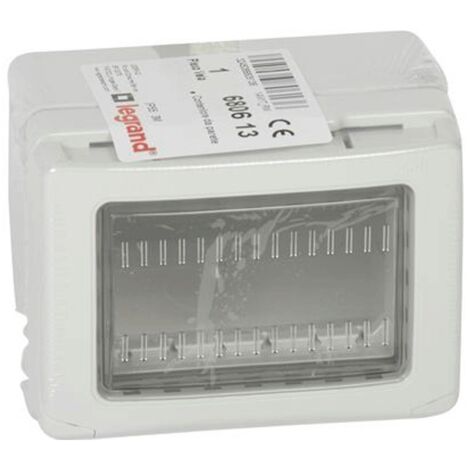 Caja Legrand de pared 3 puestos con tapa IP55 680613