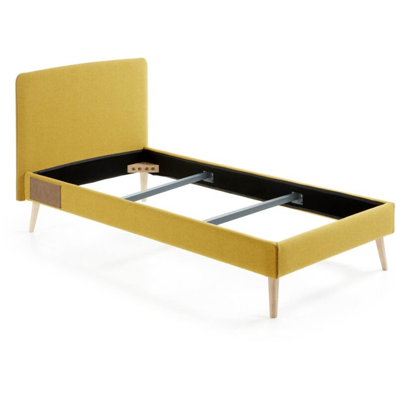 

Cama individual Dyla mostaza de 90 x 190 cm con estructura de madera de haya y espuma de poliuretano tapizada con tela antimanchas - Kave Home