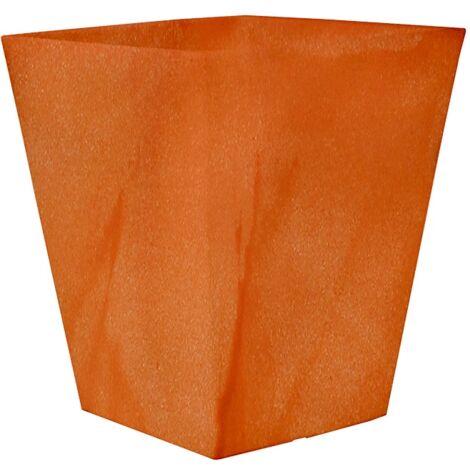 CAMOMILA RUSTICA Fioriera quadrata da interno ed esterno per piante e fiori molto resistente al passare del tempo. Realizzata in polietilene in Spagna - Arancione