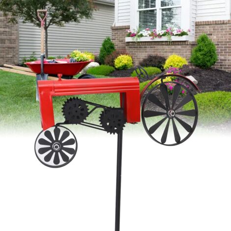 Campana de viento vintage de hierro con forma de tractor de jardín, ruedas giratorias y estaca para fijar al suelo, ideal para decorar céspedes o macizos de flores al aire libre.