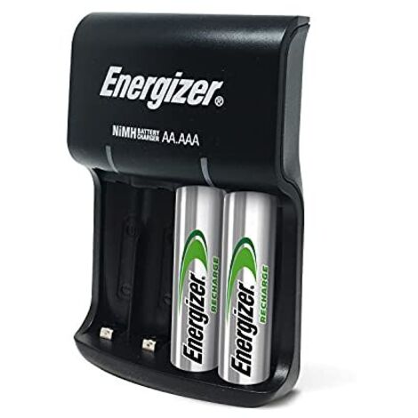 Caricabatterie ENERGIZER USB per 4 batterie AA/AAA + 4 batterie AA