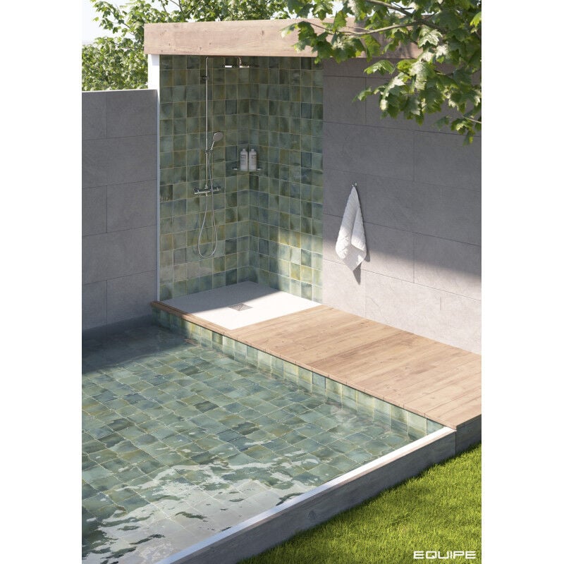 Carrelage extérieur piscine carré bleu gris brillant 15x15 cm SPA&POOLS celadon (vendu par boite de 0,50m2)