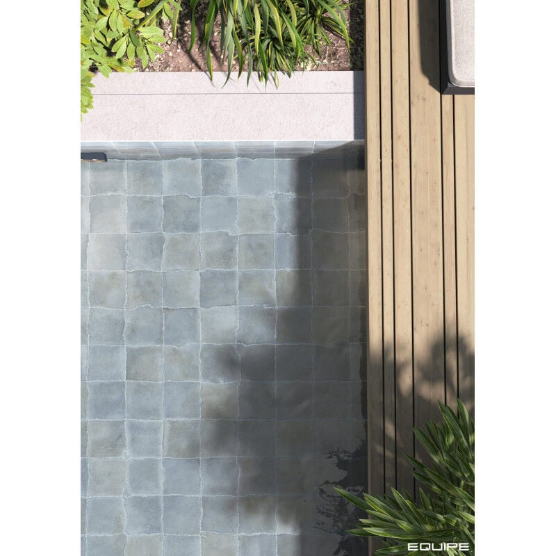 Carrelage extérieur piscine carré bleu mate 15x15 cm SPA&POOLS sea mat (vendu par boite de 0,50m2)