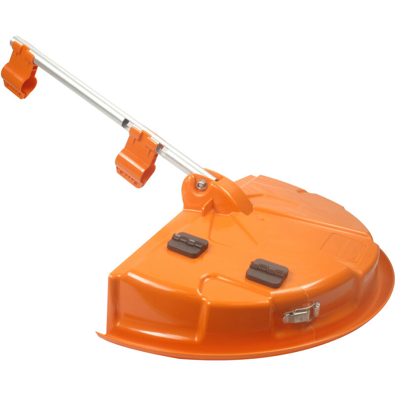 Carter de protection GREENSWARD universel avec volet relevable pour débroussailleuses à dos CLICK'PROTECT. Livré avec jeu de cales pour adaptation