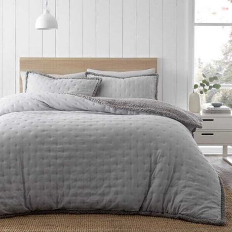 Catherine Lansfield Cosy Nori Sherpa Super King Duvet Set Silver