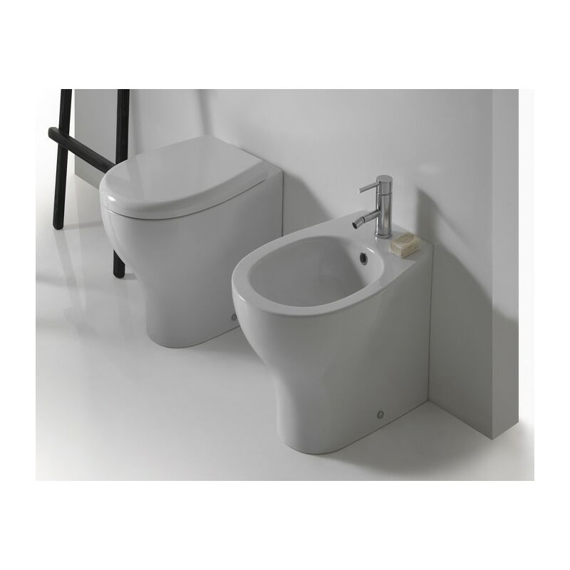 Sanitari Eden filomuro 53x36 con sedile avvolgente standard di