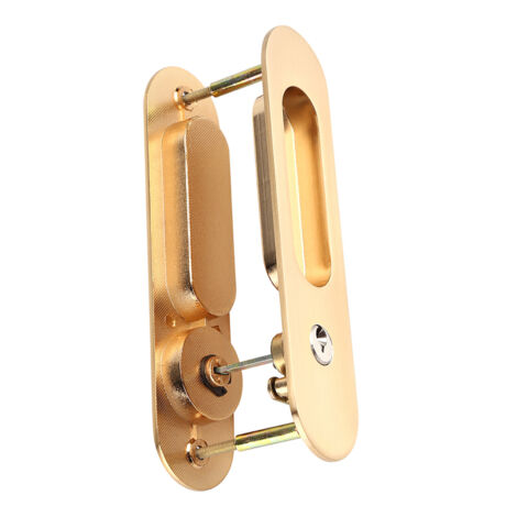 Cerradura corredera para puertas agrícolas con manilla antivandálica y 3 llaves, aleación de zinc-aluminio color oro, apta para puertas de 35–45 mm.