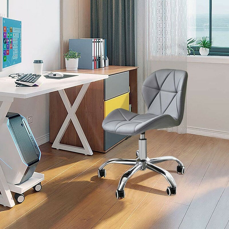 Chaise de bureau pivotante réglable en similicuir rembourré avec roulettes et base chromée, Gris