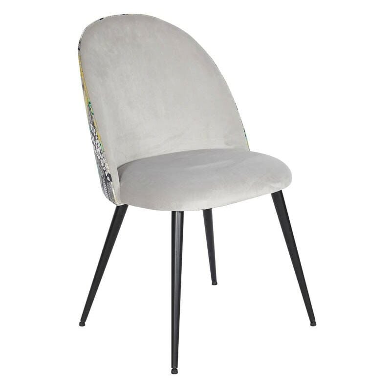 Chaise de salle à manger Adara recouverte de tissu velours gris clair avec pieds noirs
