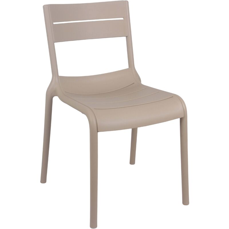Chaise beige de terrasse en plastique
