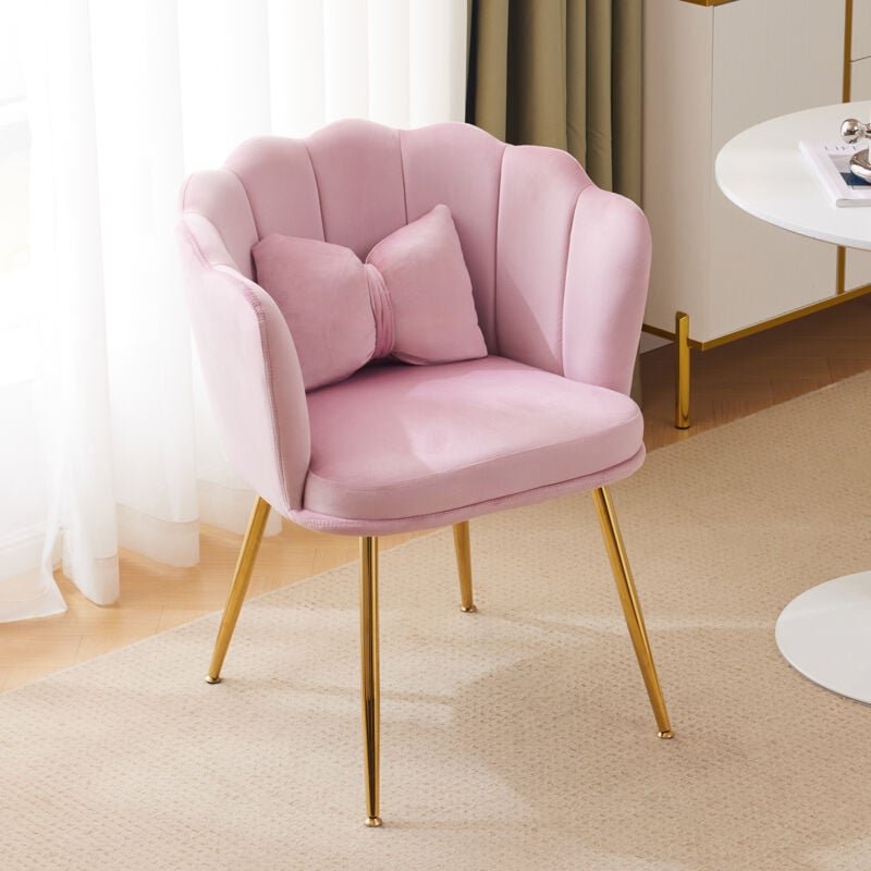 Chaise en velours rose, chaise capitonnée avec dossier en pétales, pieds en métal plaqué or et coussin papillon