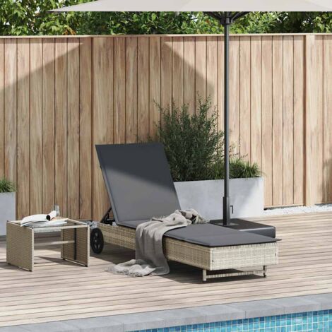 Chaise longue avec roues et coussins-Bain de soleil gris clair résine tressée 369456