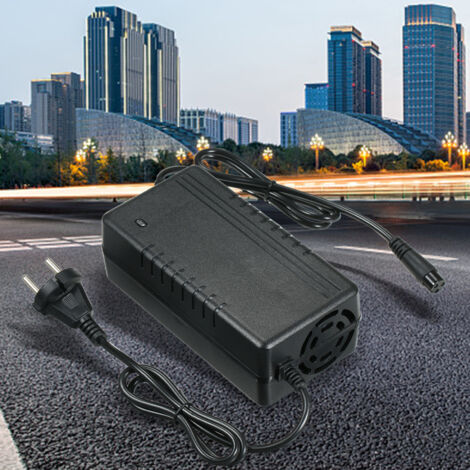 Chargeur de batterie Li-ion 54,6 V 2 A pour trottinette électrique Kugoo M4, avec connecteur en ligne à 3 broches et adaptateur de charge rapide.