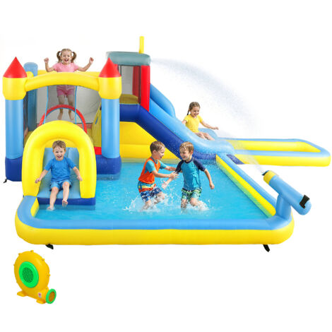 Château gonflable aquatique avec toboggans, trampoline, mur d'escalade, canon et panier de basket