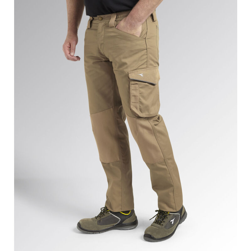 Diadora – Pantalon de travail beige avec genouillères – Tissu twill 250 g/m² – Ceinture élastique – Détails réfléchissants pour visibilité