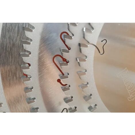 CIRCOLARE per BILAMINATI  D.210 mm  Foro : 30 mm  Spessore dente: 2,8 mm  Numero di denti : 60  Angolo di taglio: 0°